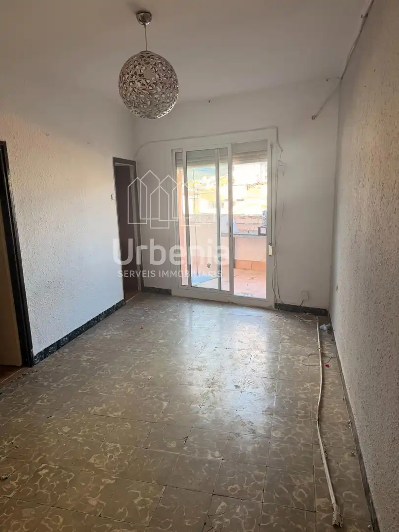 Schlafzimmer von Dachboden zum Verkauf in Mataró mit Terrasse