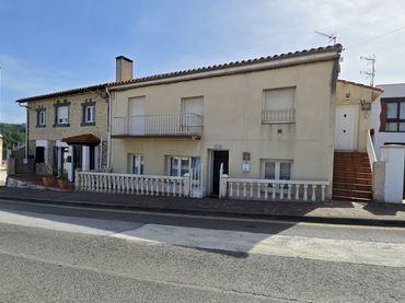 Casa pareada con balcón en venta en Suances - CL BAJADA AL PUERTO 32