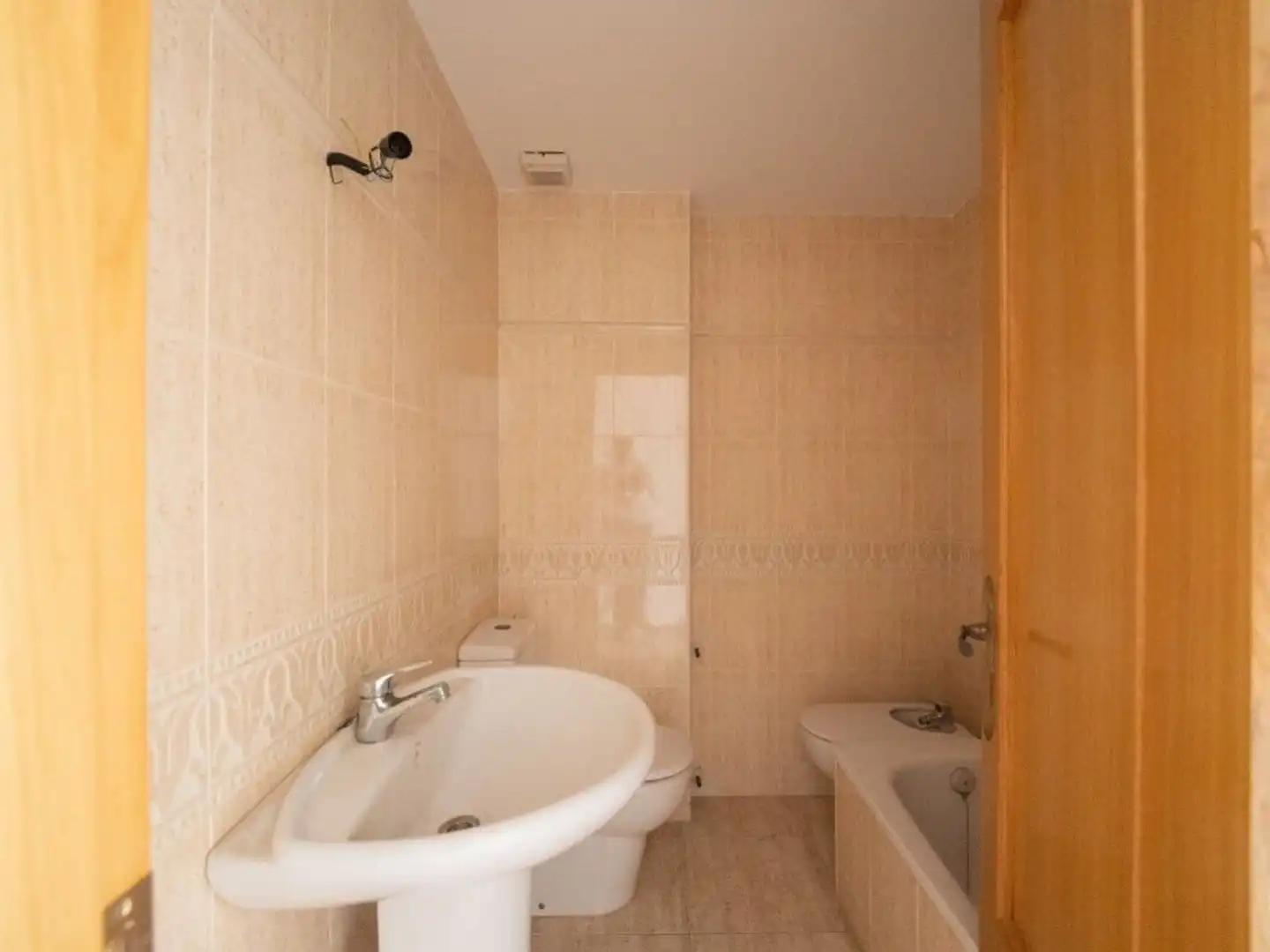 Bathroom of Detached homes for sale in Macastre  with Terrace