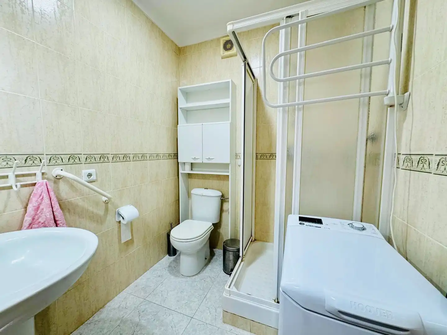 Baño de Apartamento en venta en Torrox con Aire acondicionado y Piscina comunitaria