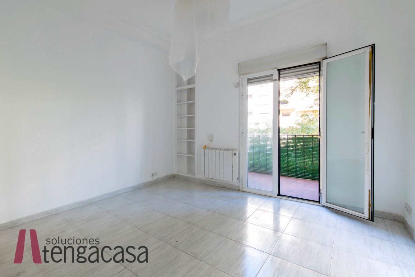 Bedroom of Flat to rent in  Madrid Capital  with Heating, Terrace and Furnished