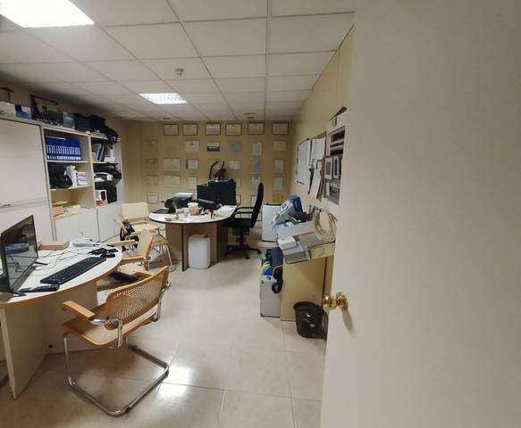 Local comercial en Alquiler en Les Clotes