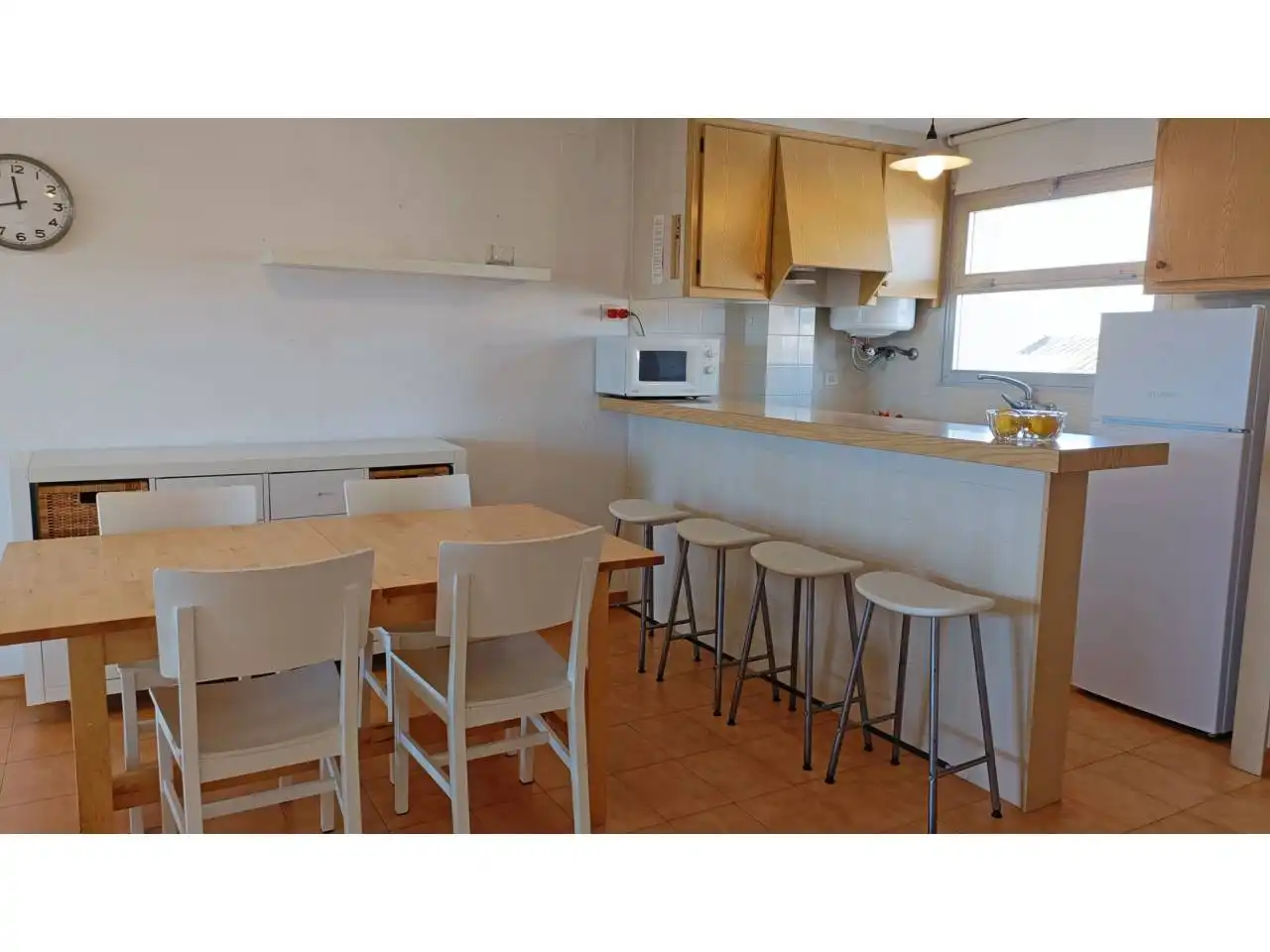 Cocina de Piso en venta en L'Escala con Terraza, Amueblado y Piscina comunitaria