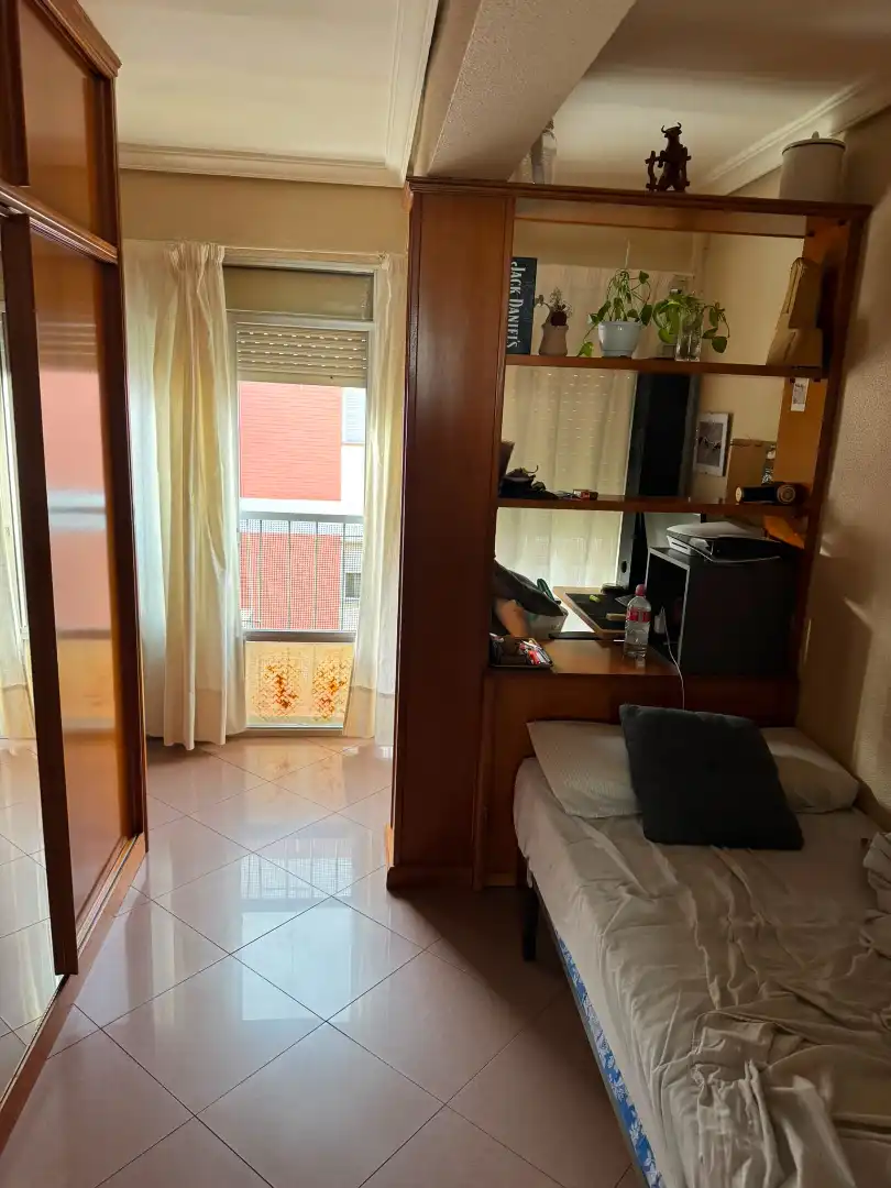 Habitación de Piso en venta en Sevilla con Aire acondicionado y Calefacción