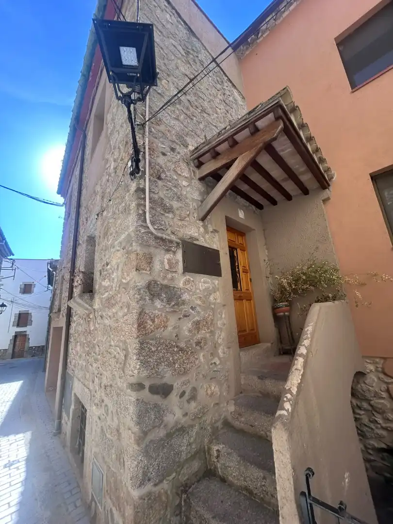 Casa rústica amb terrassa en venda a Carrer de les Dòmines 16, imagen 2