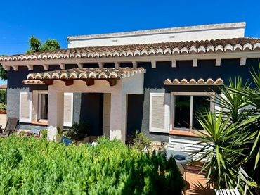 Country house with garden for sale in El Verger