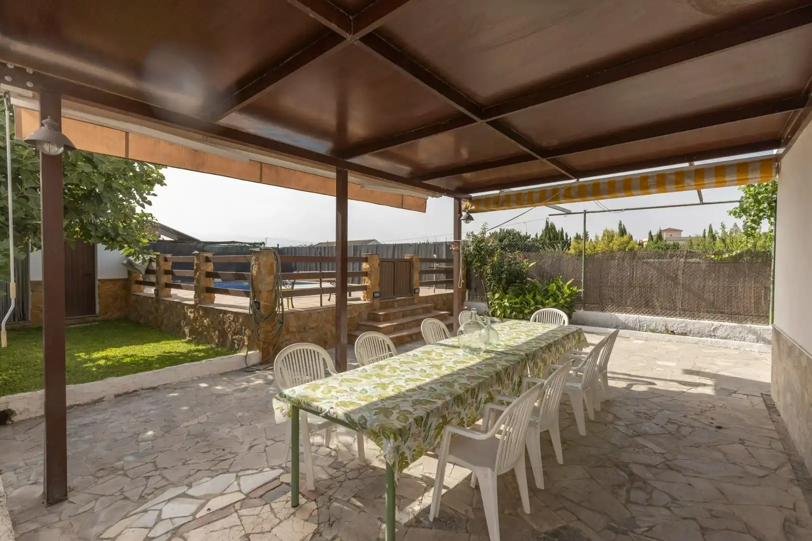 Terrassa de Finca rústica en venda en Fuente Vaqueros amb Calefacció, Jardí privat i Piscina
