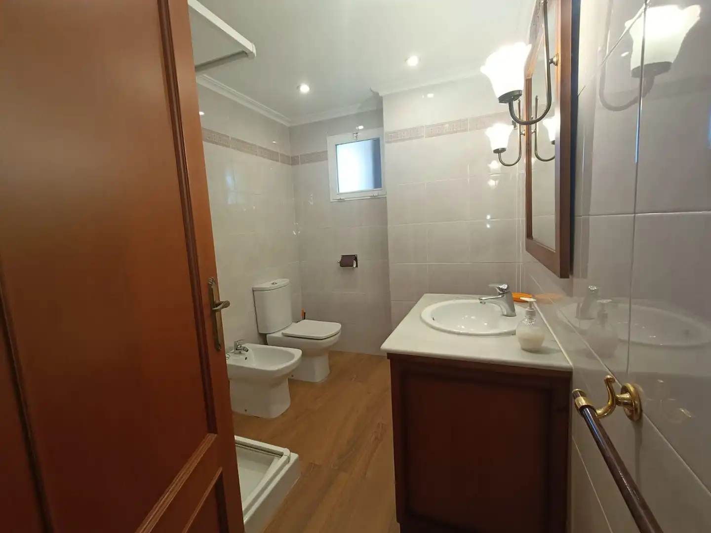 Baño de Piso de alquiler en Sueca con Amueblado y Piscina comunitaria