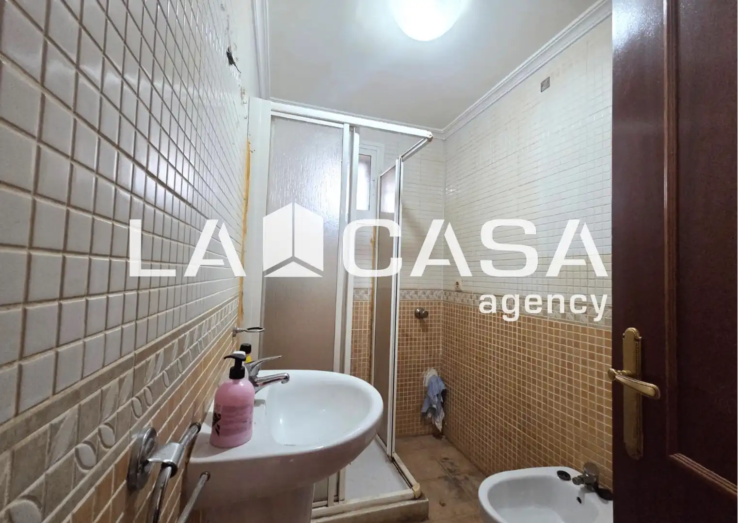 Ground floor for sale in Sevilla