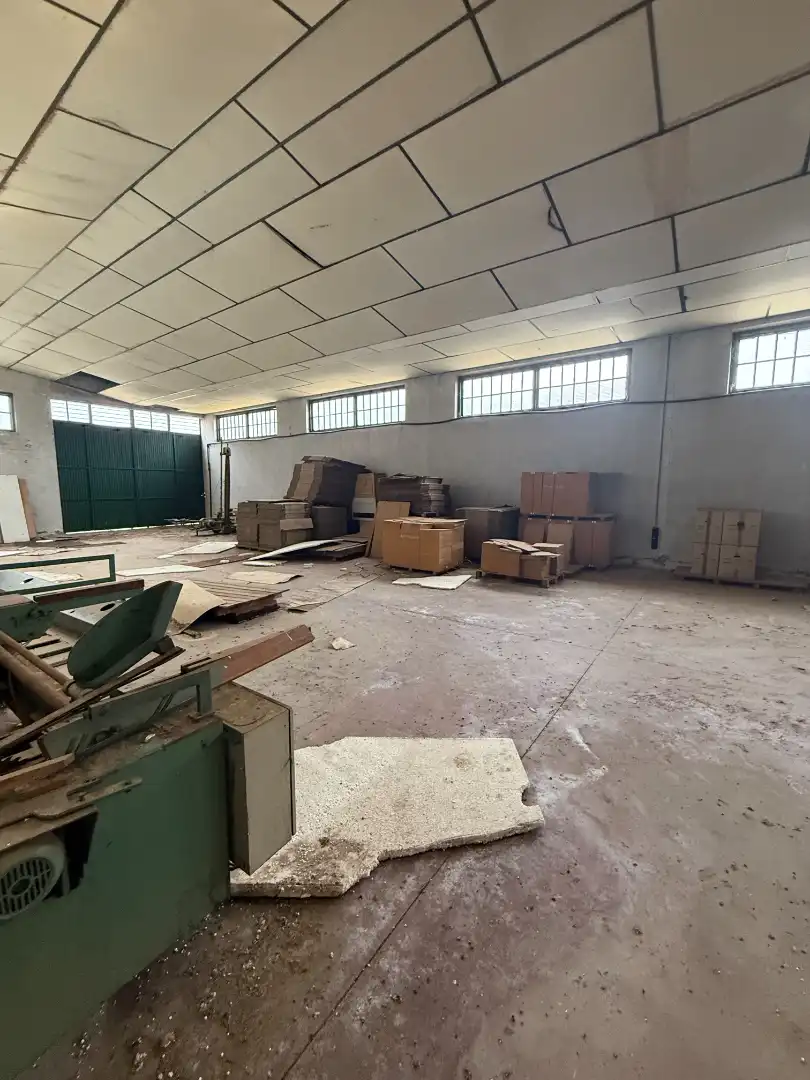 Nave industrial en venta en Casas de Haro con Alarma