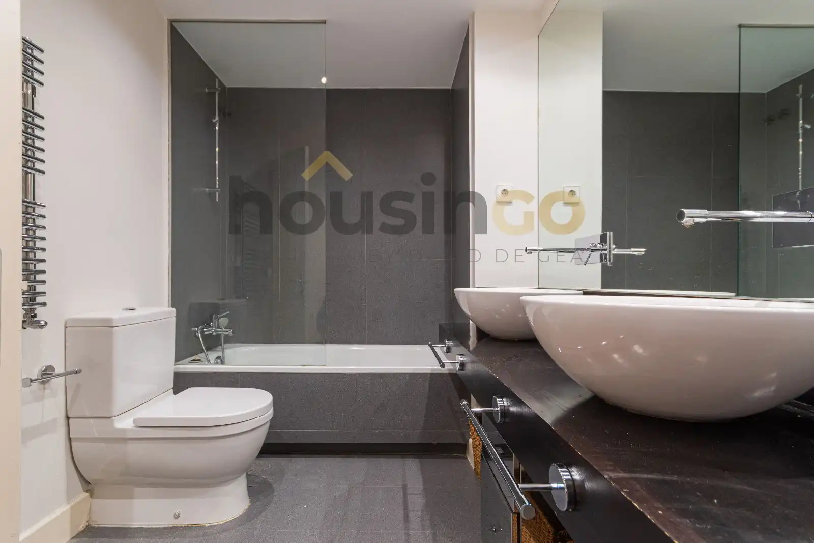 Bathroom of Flat for rent in Madrid  with Air Conditioner, Heating and Furnished