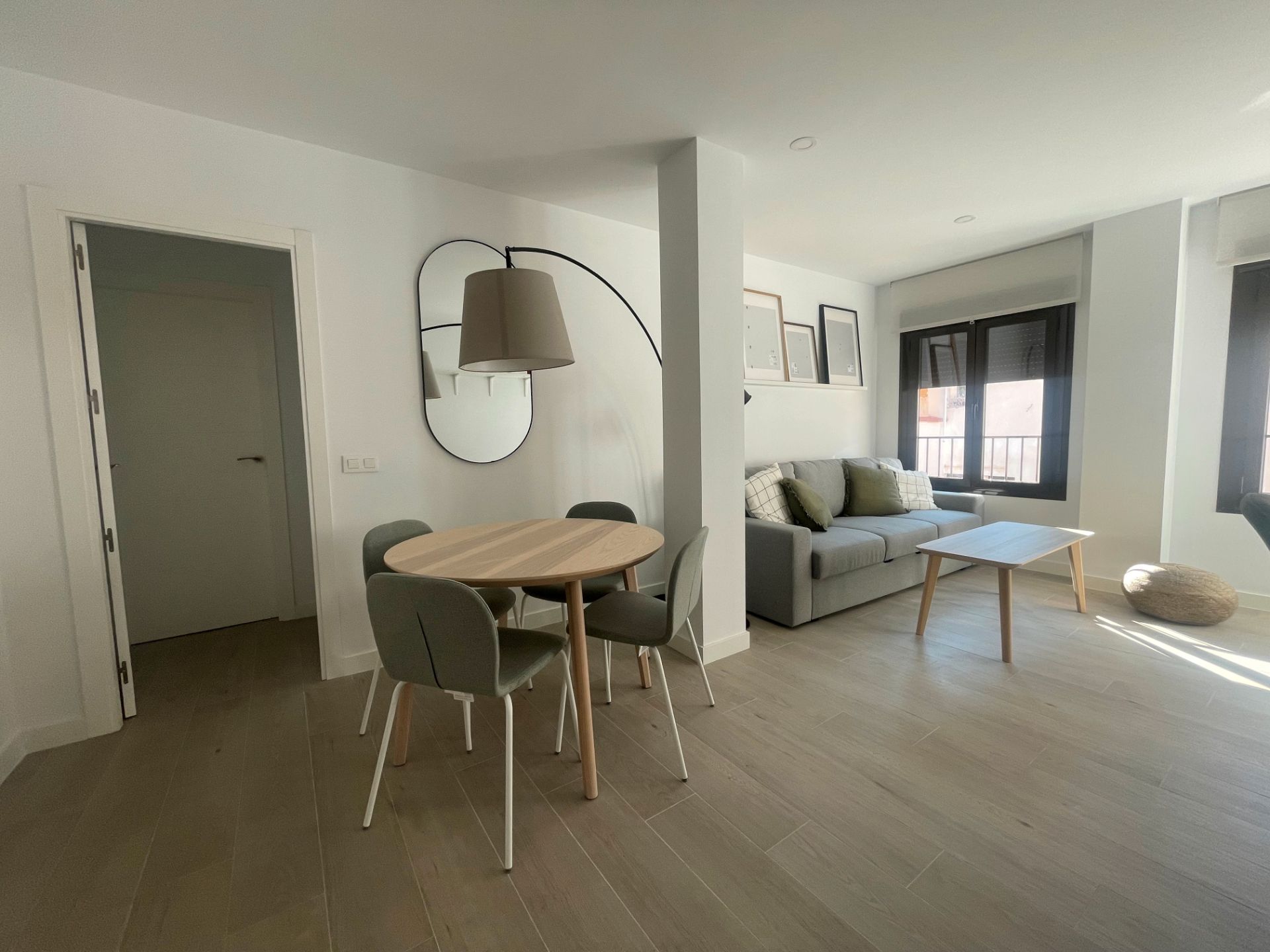 Sala d'estar de Apartament de lloguer en Alcalá de Henares amb Aire condicionat, Calefacció i Moblat