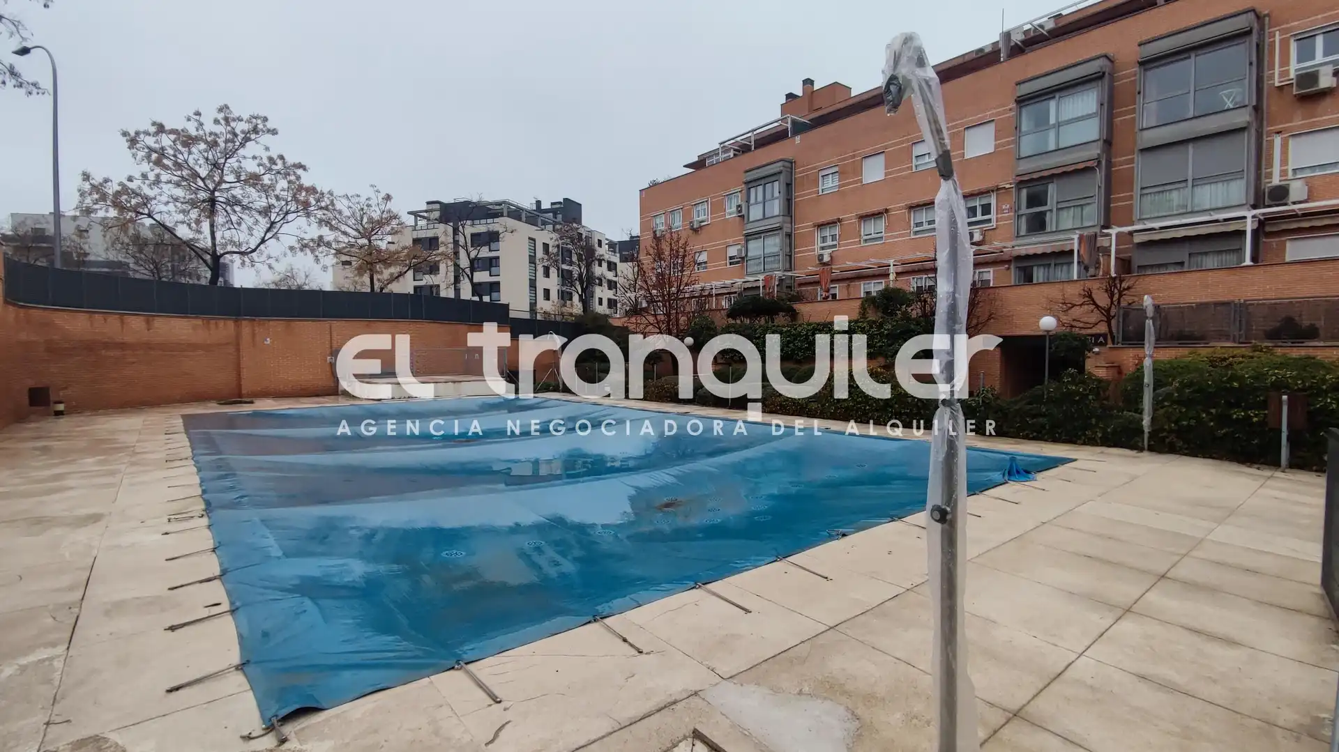 Piscina de Àtic de lloguer en Madrid amb Aire condicionat, Parquet i Terrassa