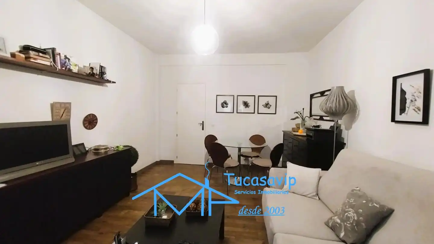 Sala de estar de Planta baja en venta en La Adrada 