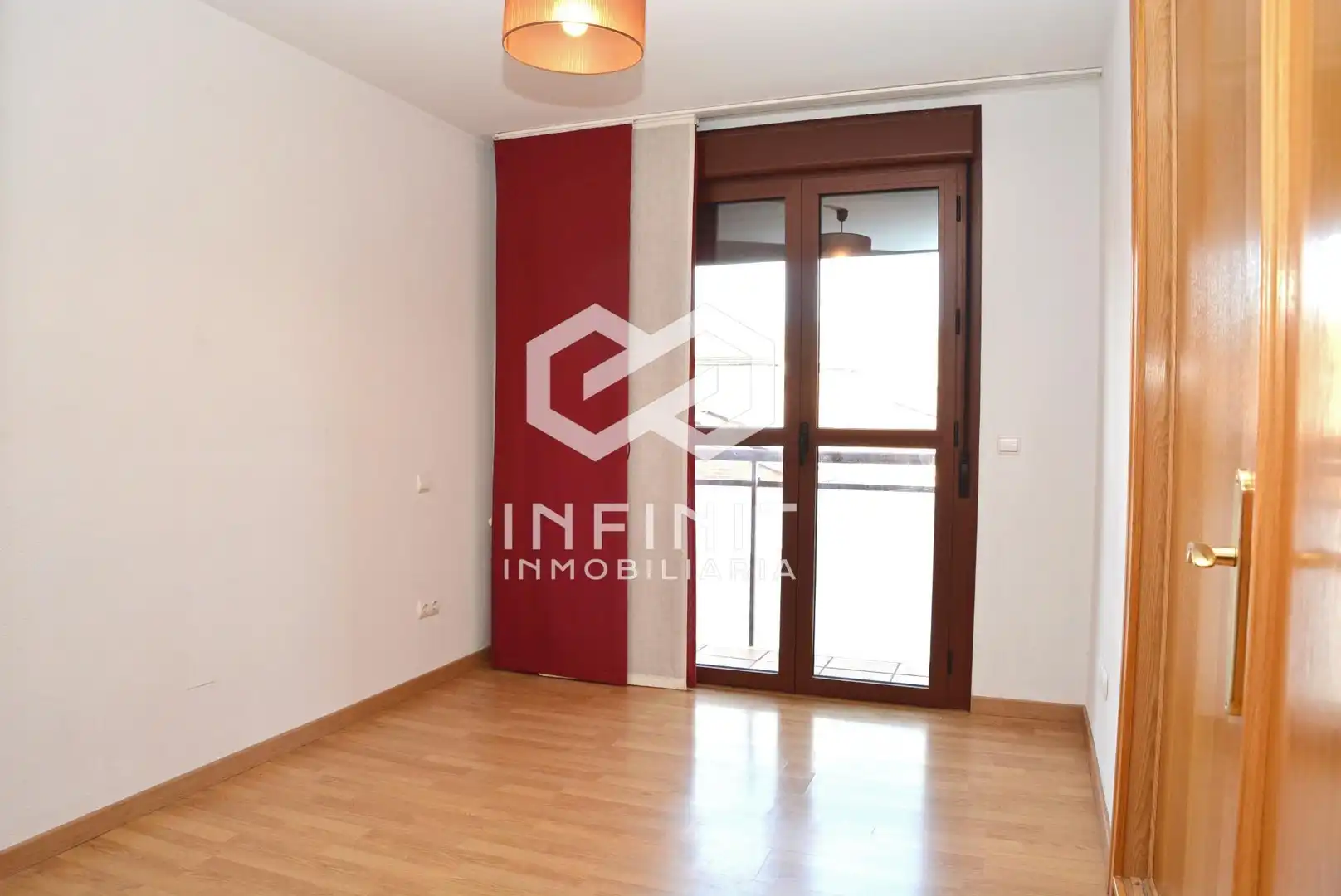 Habitación de Piso en venta en Guadalajara con Calefacción, Terraza y Trastero