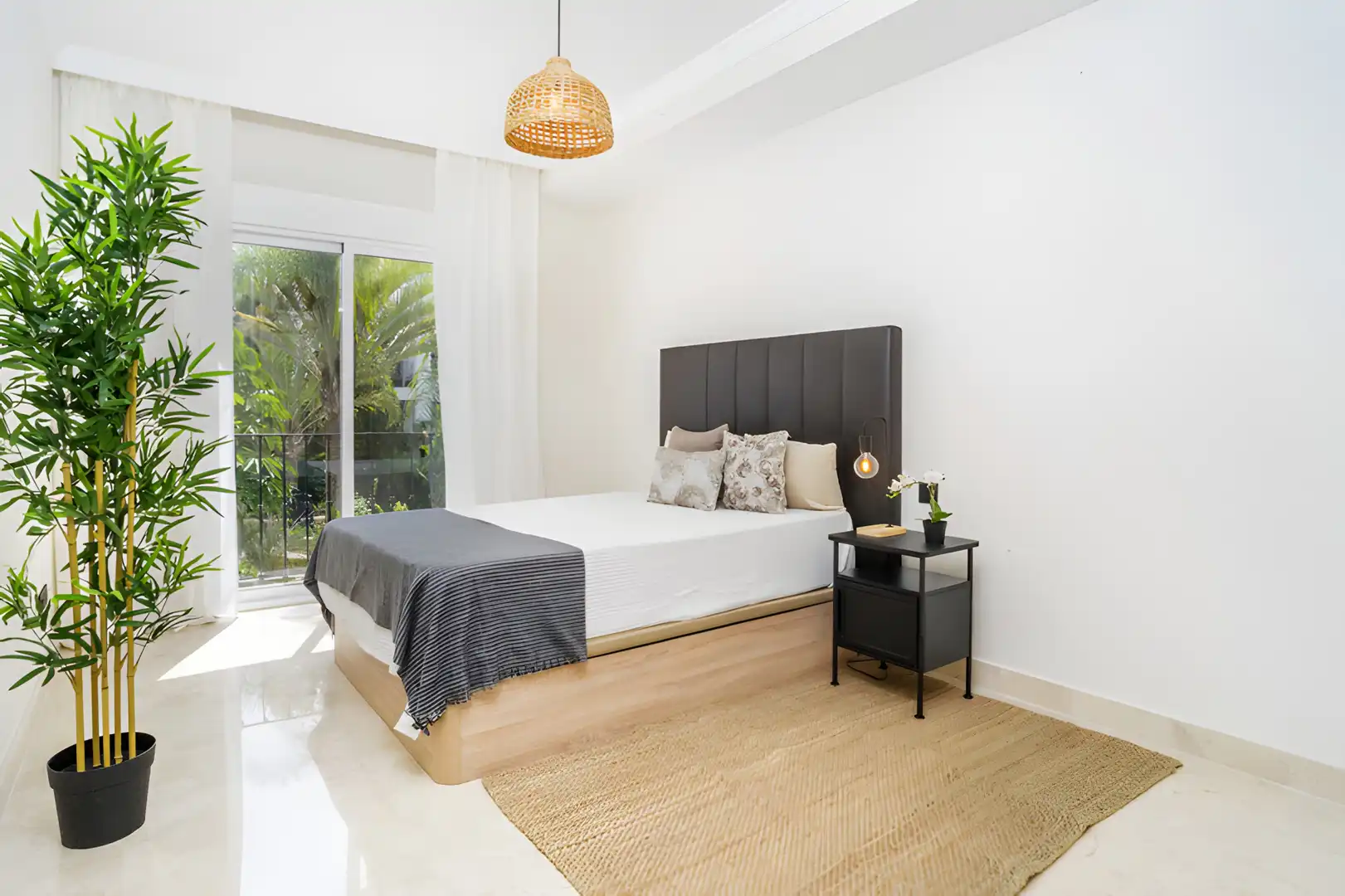 Habitación de Apartamento en venta en Marbella con Aire acondicionado, Terraza y Piscina