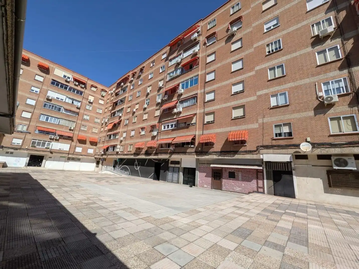 Exterior view of Flat for sale in Alcalá de Henares  with Heating