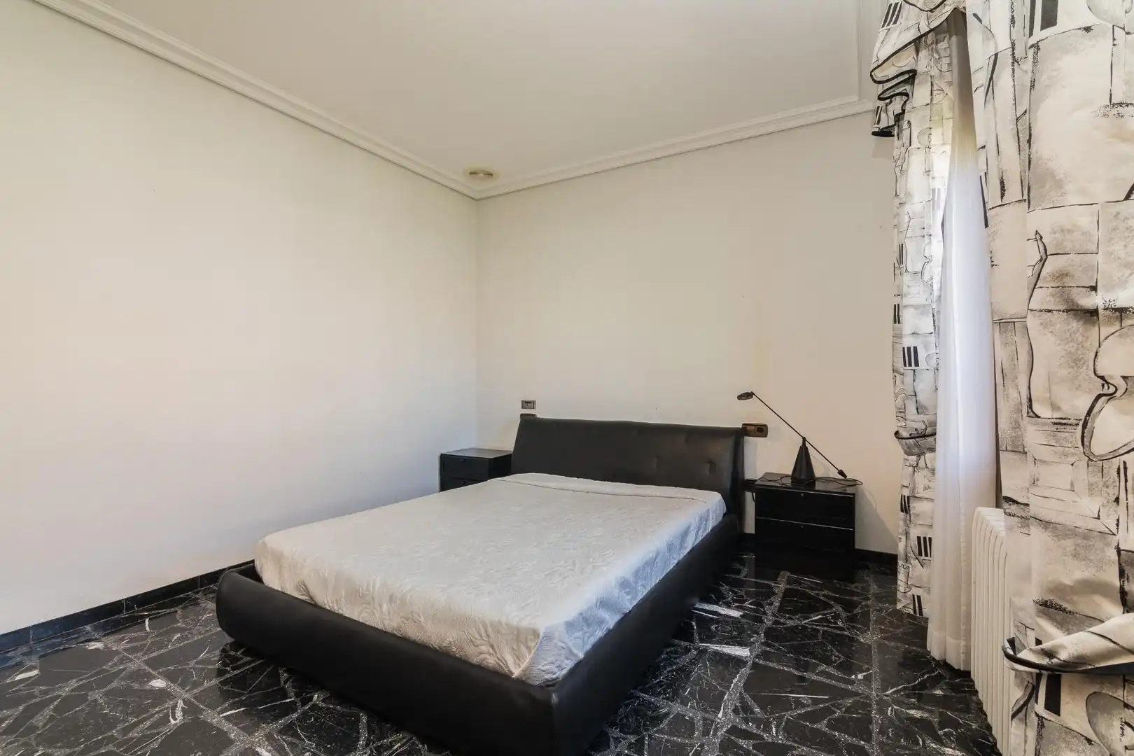 Dormitori de Casa o xalet en venda en Elche / Elx amb Jardí privat, Terrassa i Piscina