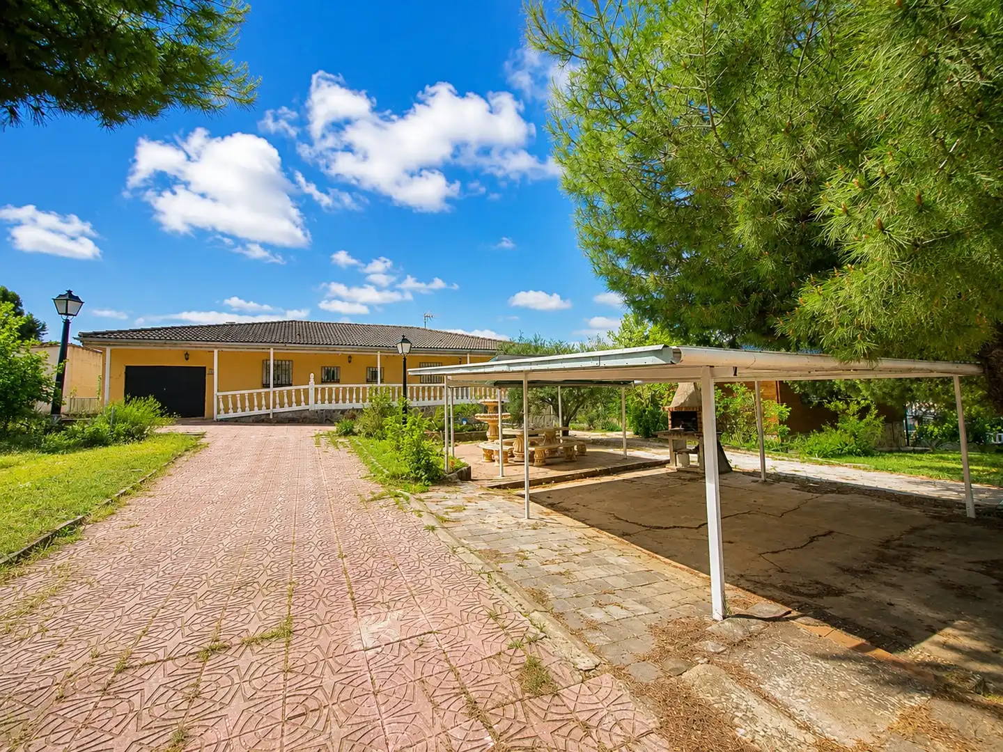 Vista exterior de Casa o chalet en venta en Valdeavero con Calefacción, Jardín privado y Parquet