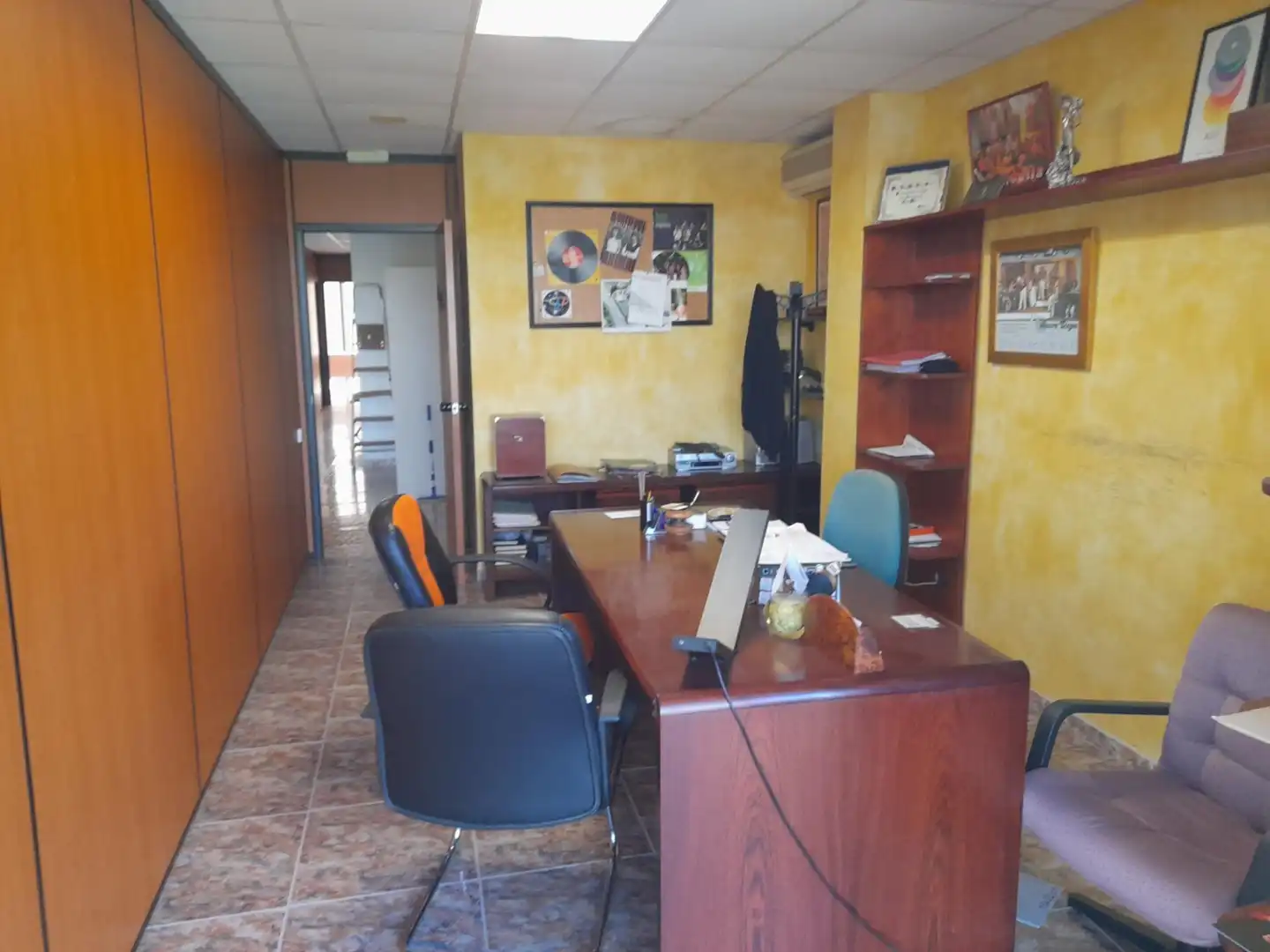 Büro zum Verkauf in Móra d'Ebre mit Terrasse