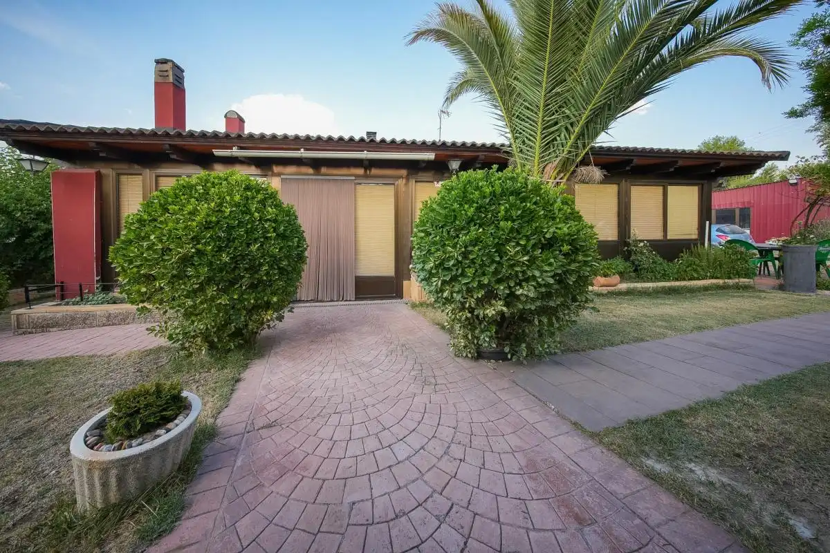 Vista exterior de Casa o chalet en venta en Villarejo de Salvanés con Calefacción, Jardín privado y Terraza