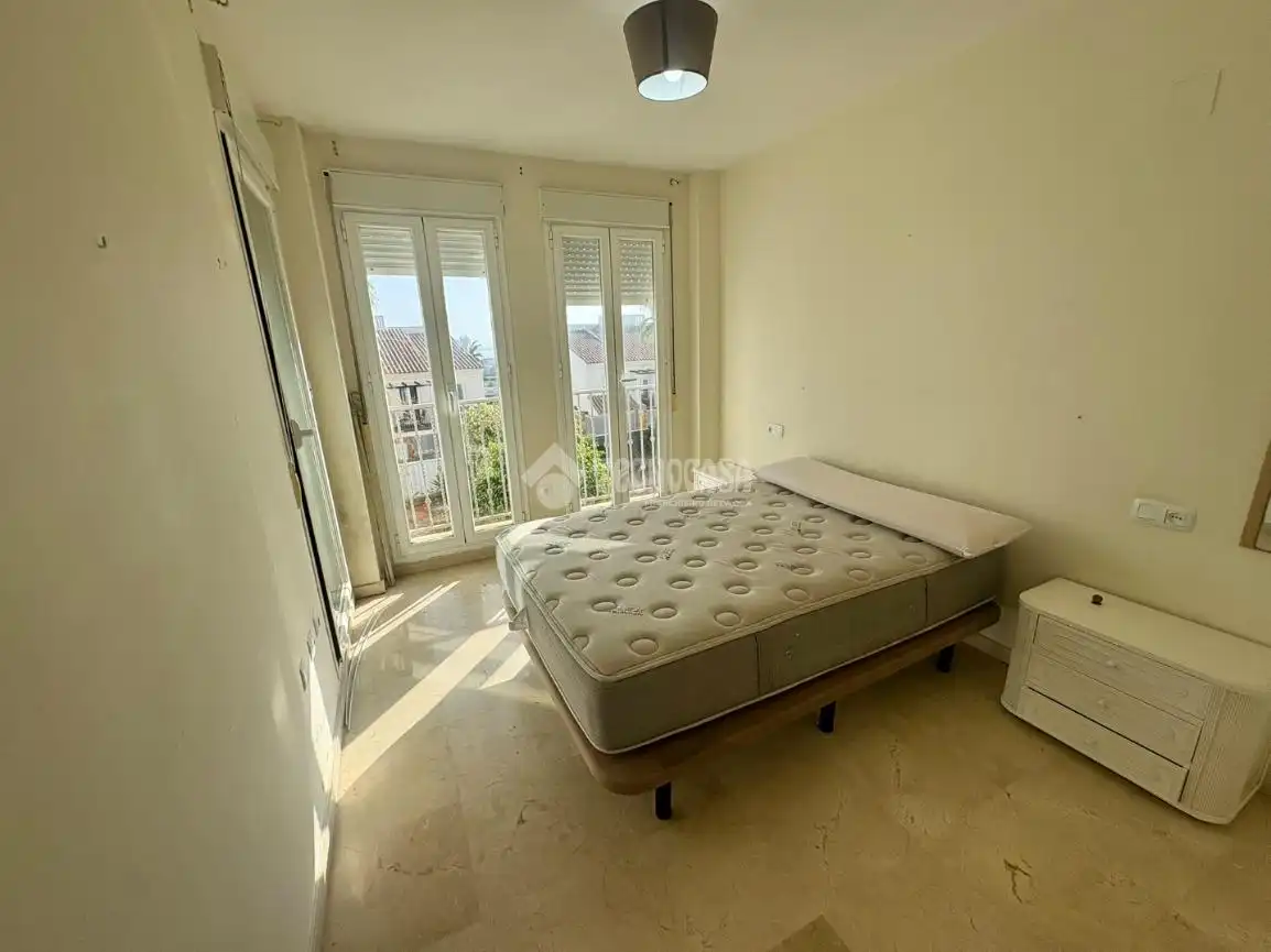 Dormitori de Pis en venda en Manilva amb Aire condicionat i Terrassa