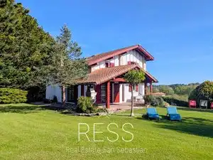 Vista exterior de Casa o chalet en venta en Urrugne con Amueblado