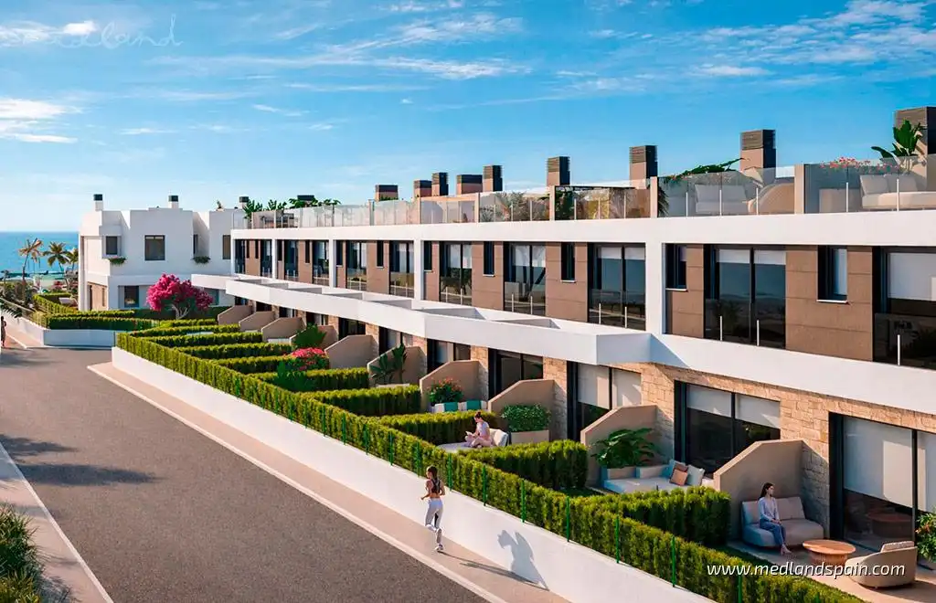 Vista exterior de Casa adosada en venda en El Campello amb Aire condicionat, Calefacció i Jardí privat