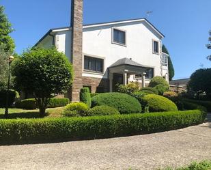 Vista exterior de Casa o xalet en venda en Lugo Capital amb Jardí privat, Parquet i Terrassa