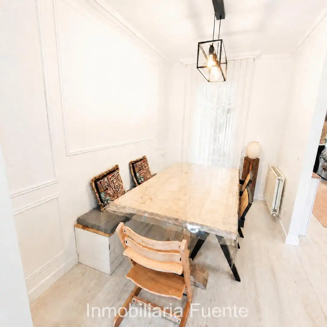 Esszimmer von Einfamilien-Reihenhaus zum Verkauf in Muskiz mit Heizung, Privatgarten und Terrasse