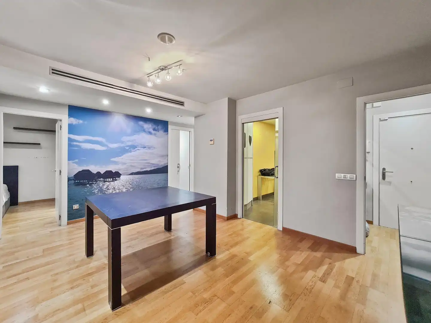 Flat with terrace for sale in del Comte Borrell, imagen 6