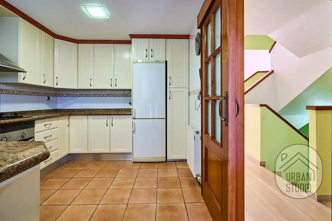 Cuina de Casa o xalet en venda en Alicante / Alacant amb Aire condicionat, Calefacció i Terrassa