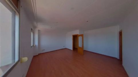 Cornellà de Llobregat. (Barcelona) EN RENTABILIDAD (se vende alquilado, no se puede visitar ni hipotecar)., imatge 4
