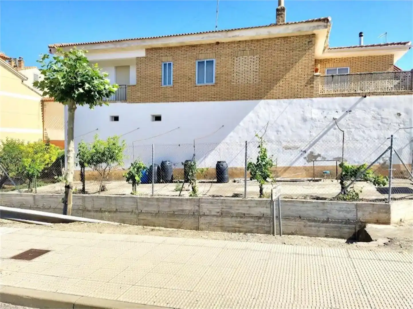 Vista exterior de Piso en venta en Ausejo con Jardín privado, Trastero y Amueblado