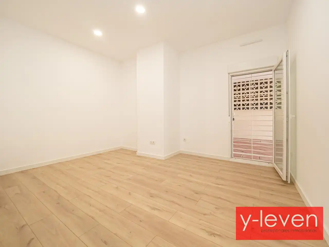 Habitación de Planta baja en venta en Málaga con Aire acondicionado, Calefacción y Piscina comunitaria