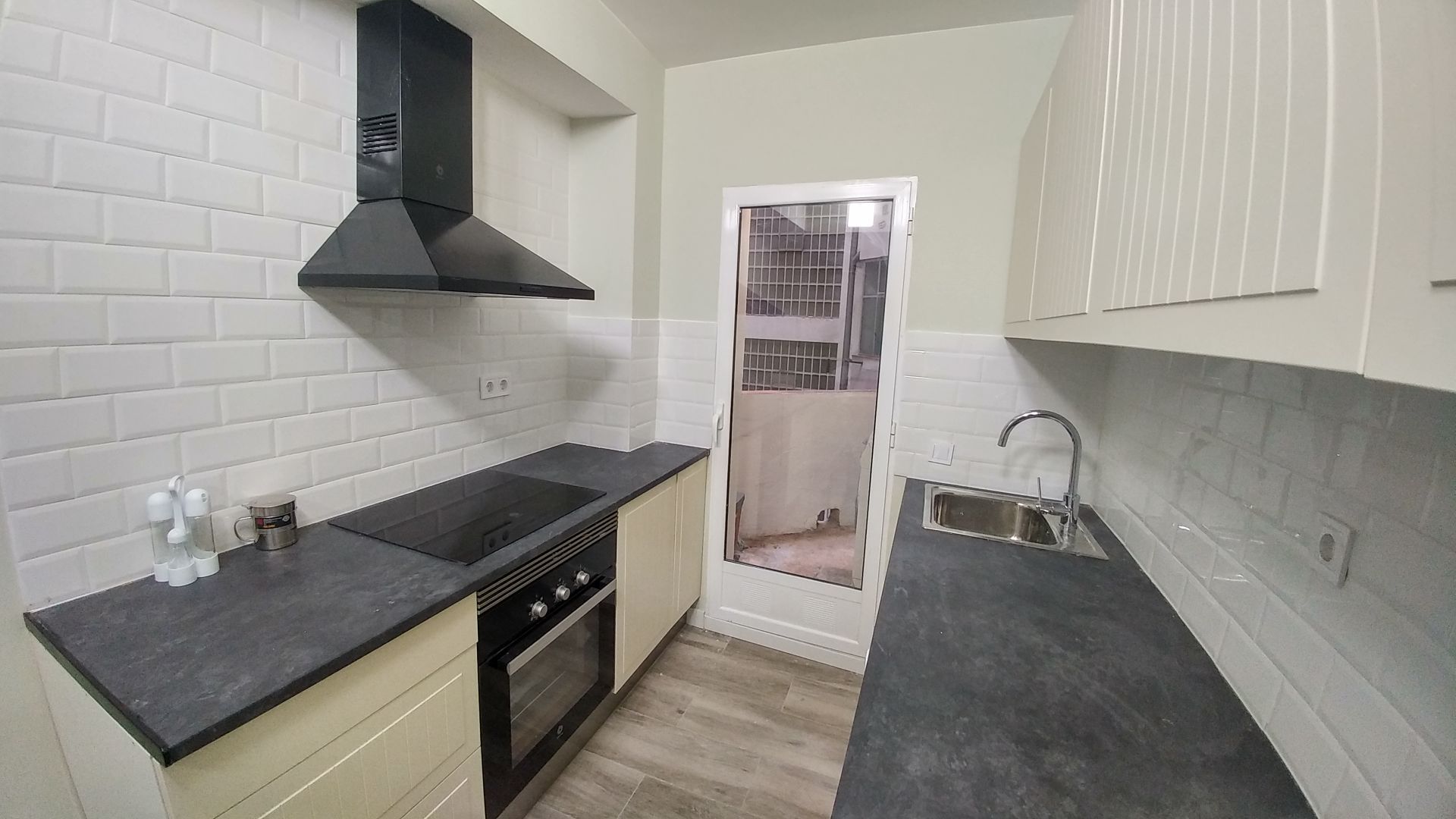 Cocina de Piso de alquiler en  Madrid Capital con Aire acondicionado, Terraza y Amueblado
