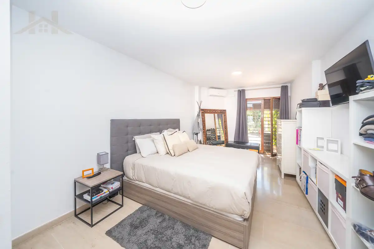 Habitación de Casa adosada en venta en Torrelodones con Aire acondicionado, Calefacción y Jardín privado