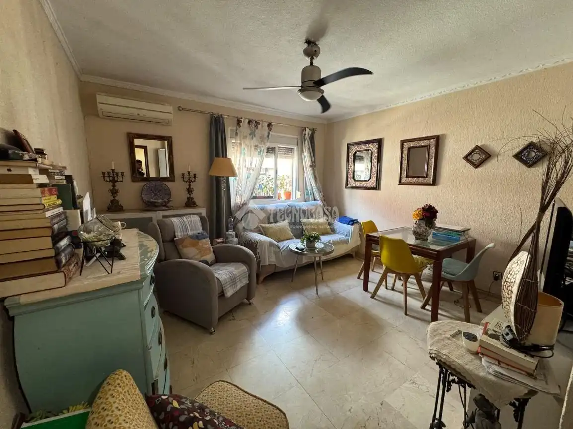 Sala d'estar de Pis en venda en Isla Chica