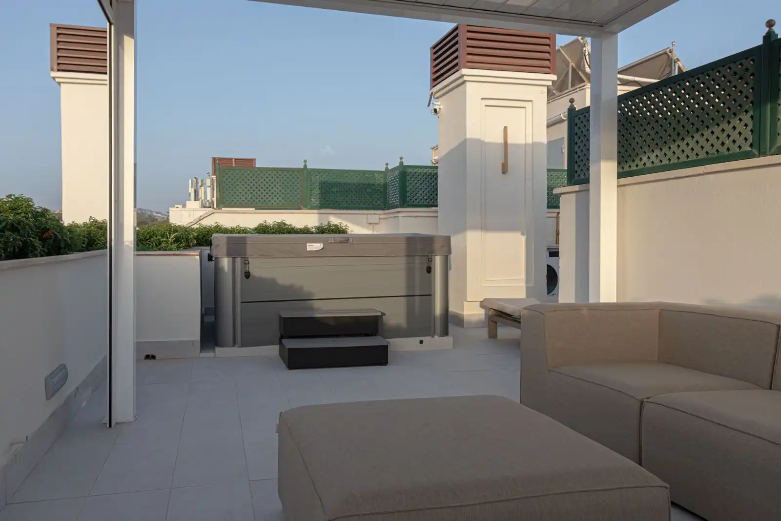 Terrasse von Dachboden zur Miete in Marbella mit Klimaanlage, Möbliert und Fernseher