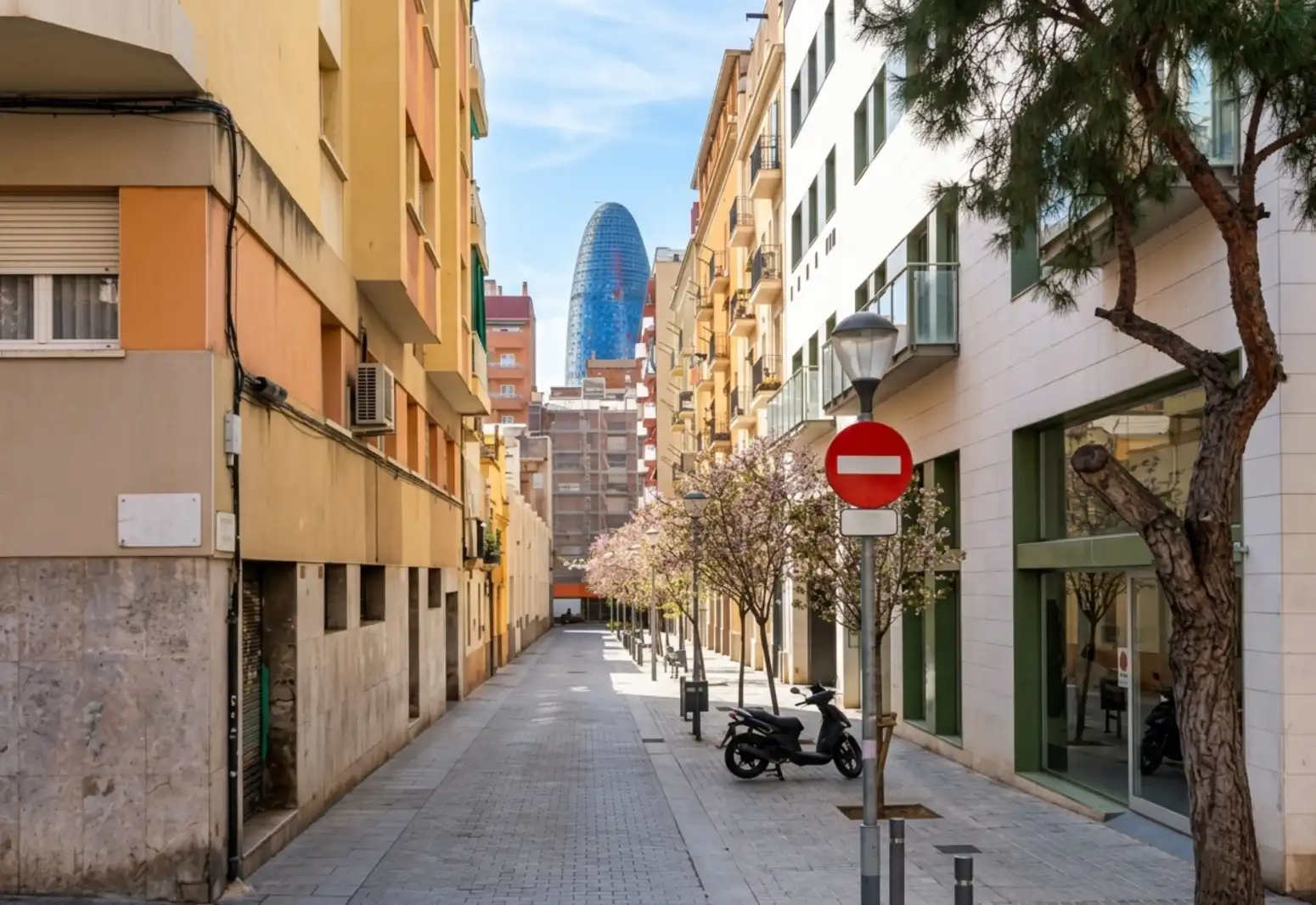 Exterior view of Flat for sale in Barcelona  with Parquet flooring