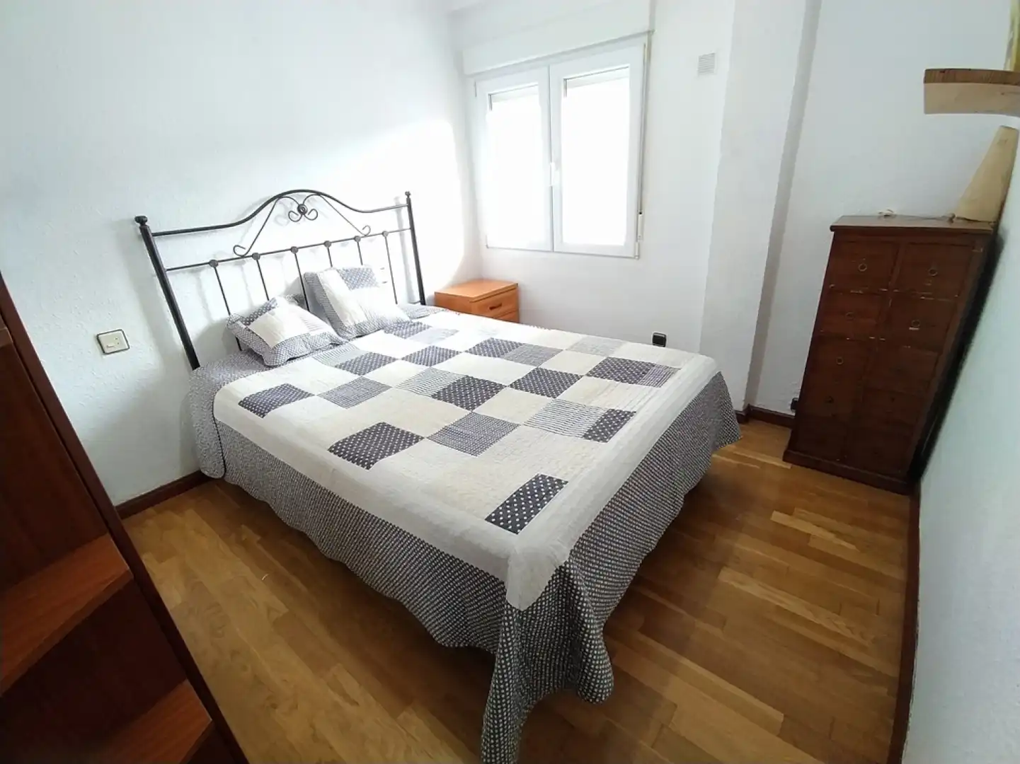 Habitación de Piso en venta en Avilés con Calefacción, Parquet y Amueblado