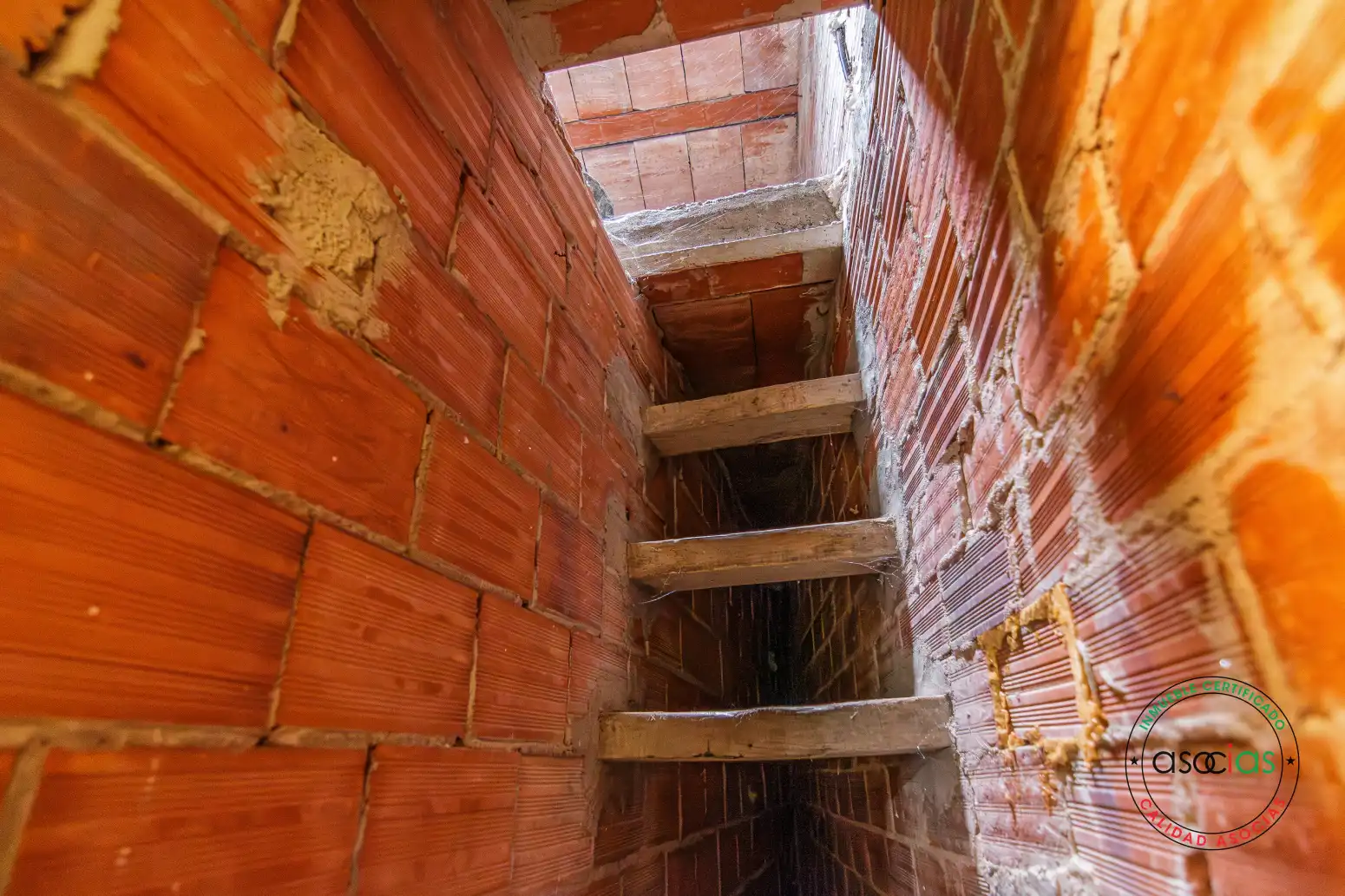Casa adosada en venta en Proaza con Calefacción y Trastero