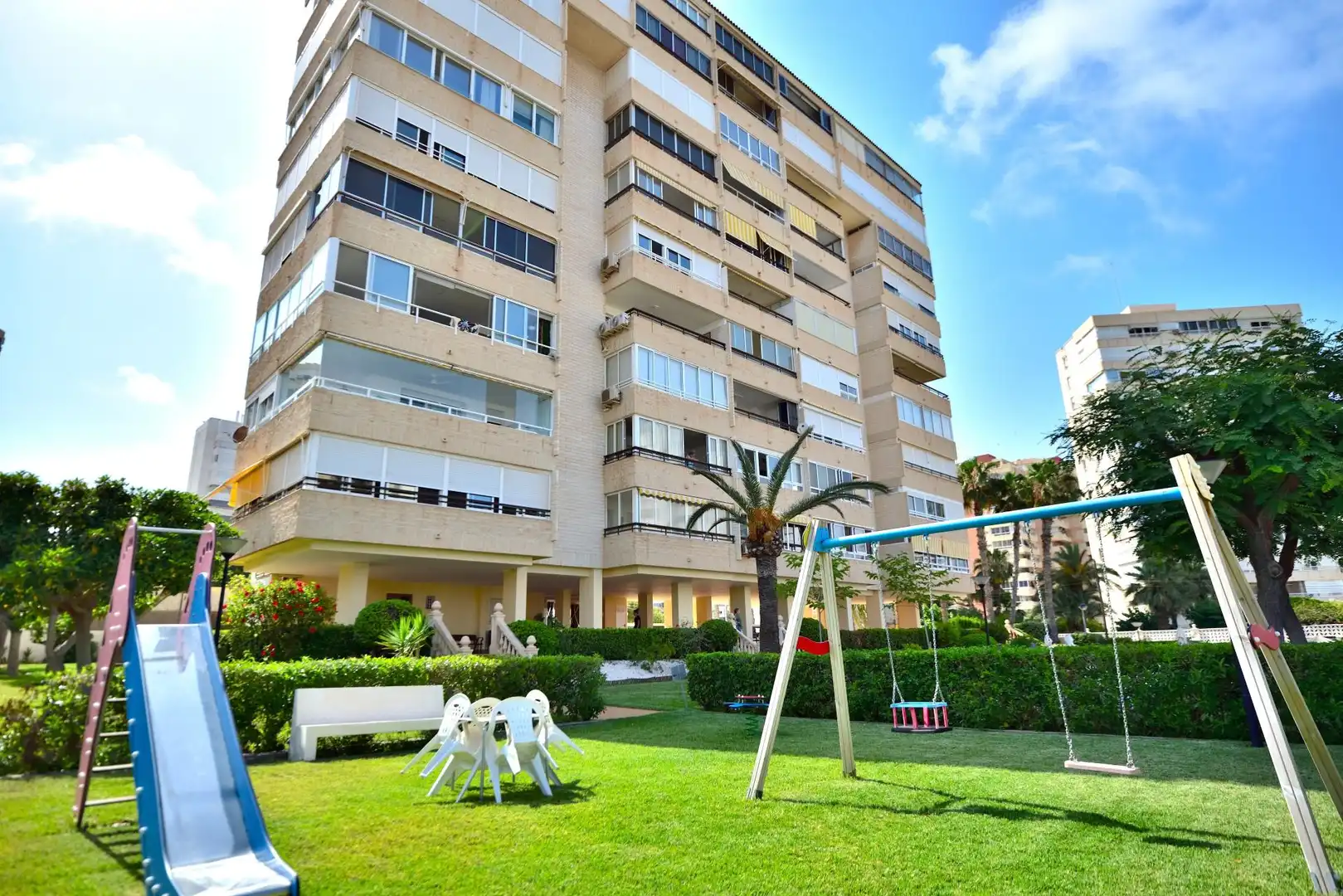 Vista exterior de Pis en venda en Alicante / Alacant amb Aire condicionat, Calefacció i Balcó