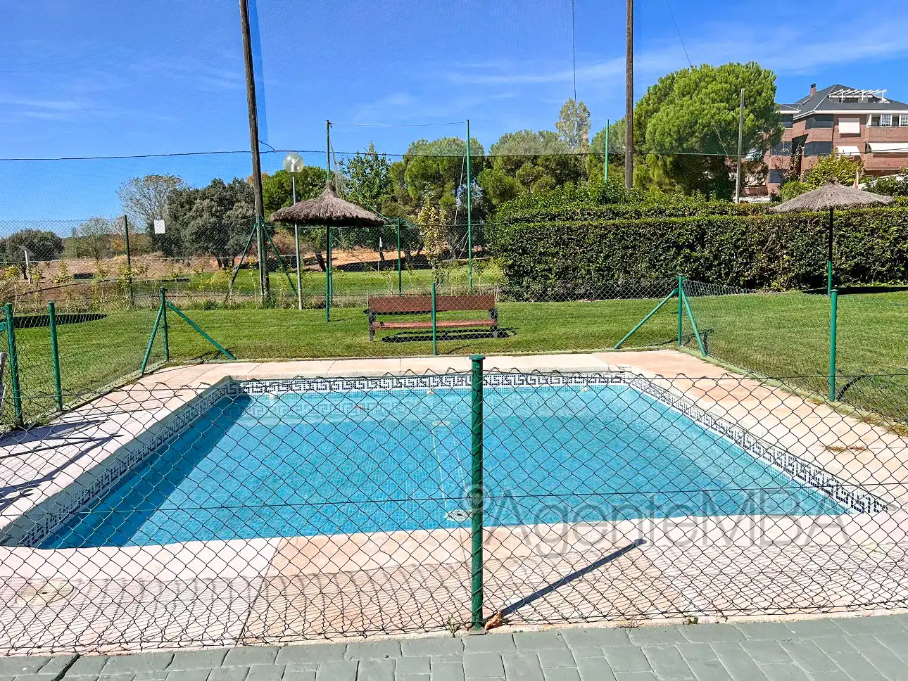 Schwimmbecken von Wohnung zur Miete in Majadahonda mit Klimaanlage, Heizung und Parkett