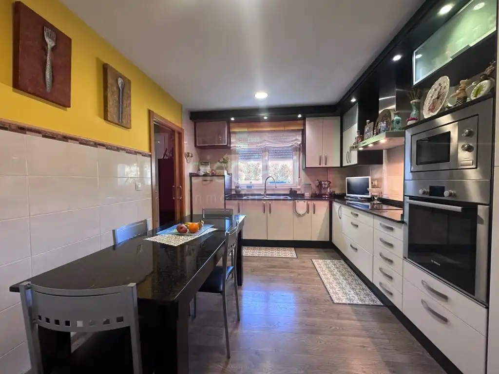Kitchen of Houses for sale in Lugo