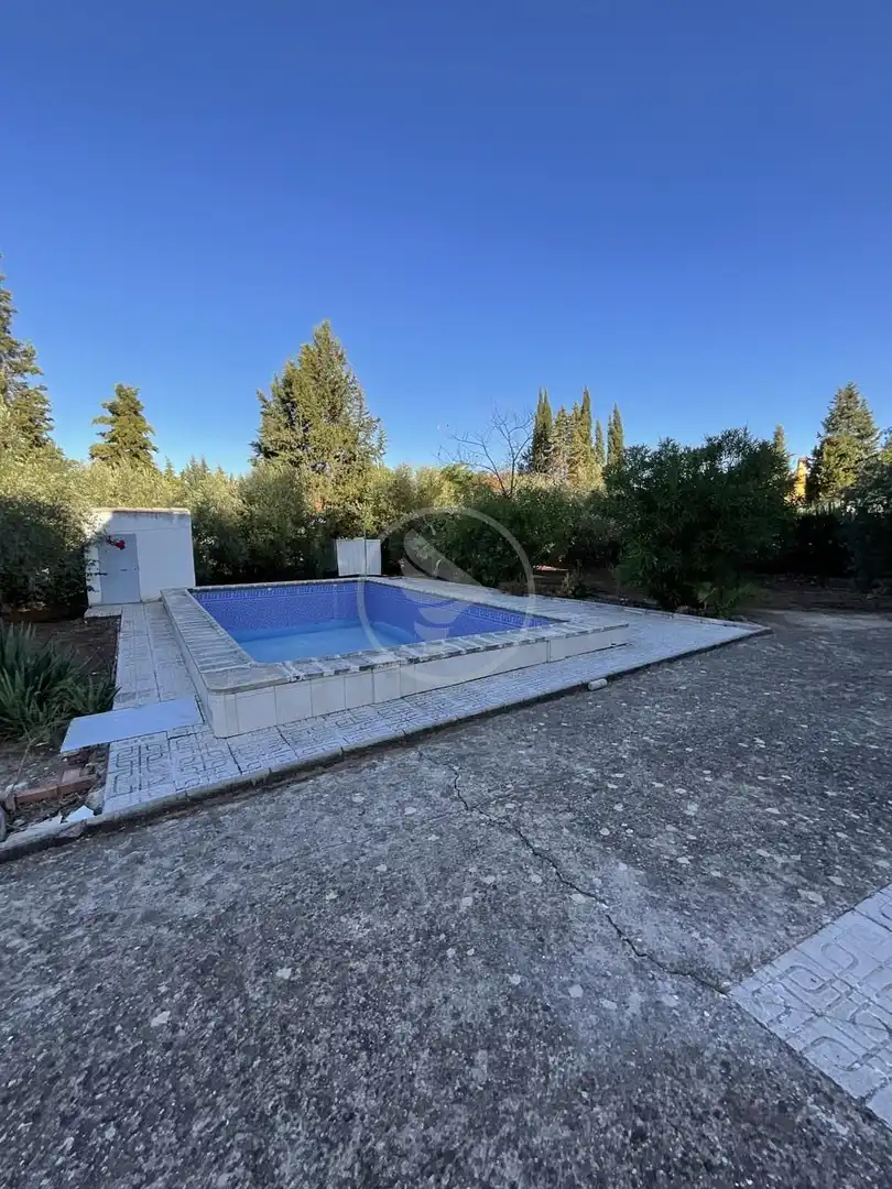 Piscina de Finca rústica en venta en Linares con Piscina