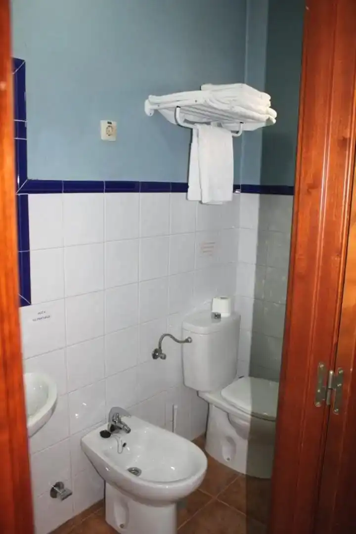 Bany de Local en venda en Paradas amb Aire condicionat