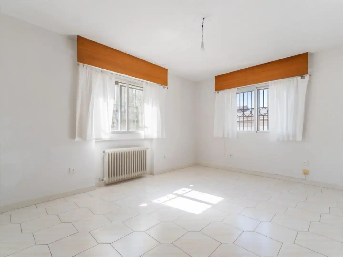Habitación de Piso en venta en Alcalá de Henares con Jardín privado, Trastero y Piscina