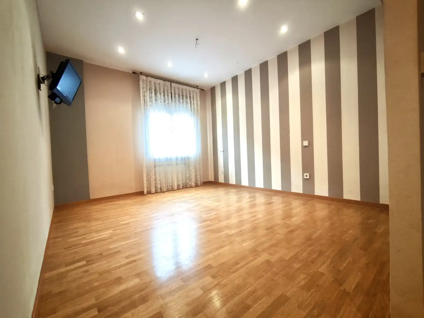 Piso en venta en Gijón - Calle Enrique Martinez, La Arena