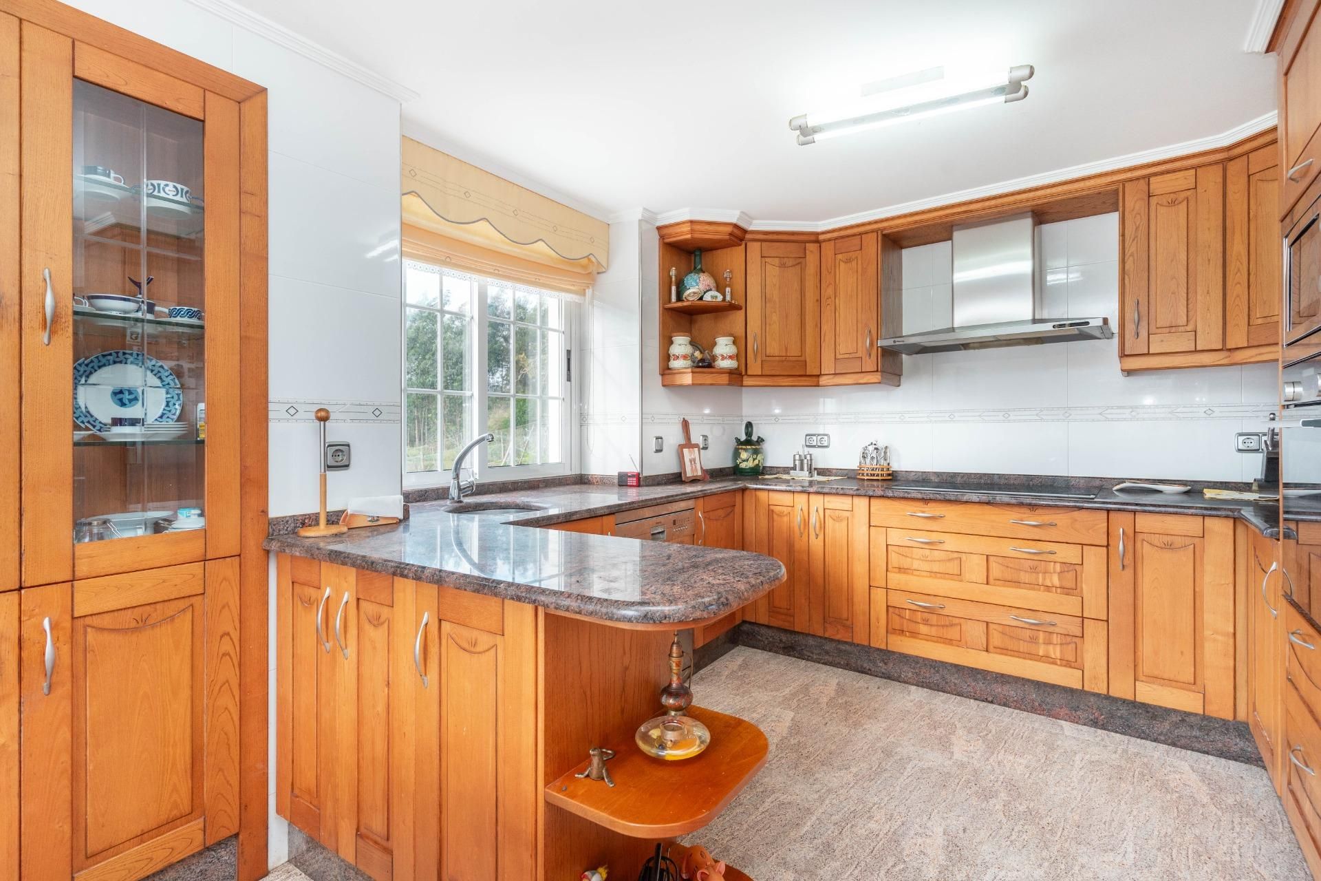 Cuina de Finca rústica en venda en Barreiros amb Calefacció